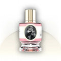 Nightingale Zoologist Perfumes בושם יוניסקס Extrait de Parfum | זמין גם כדיקנט 5 מ״ל ו־10 מ״ל | ניחוח פרחוני־פירותי עם ורד, שזיף, סיגלית, אוד וסנדלווד